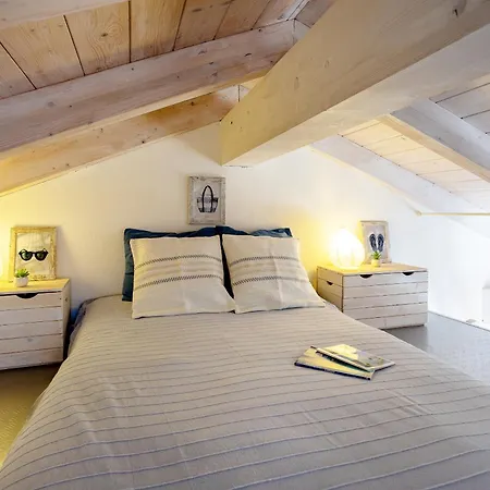 Domus De Iris Tra Mare E Storia 아파트