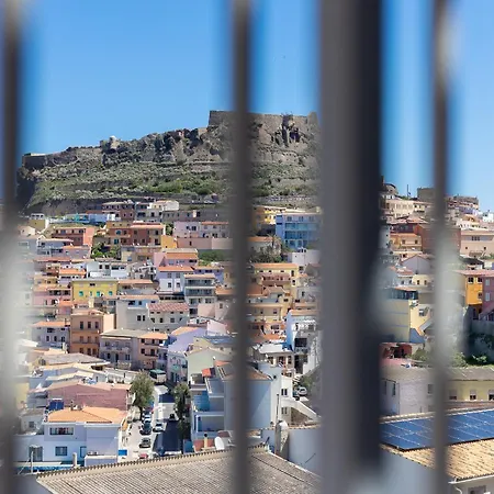 Domus De Iris Tra Mare E Storia