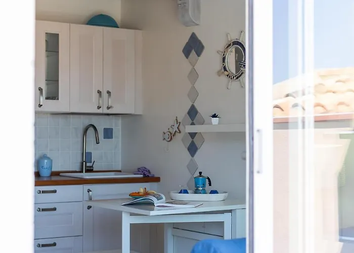 Domus De Iris Tra Mare E Storia Кастельсардо