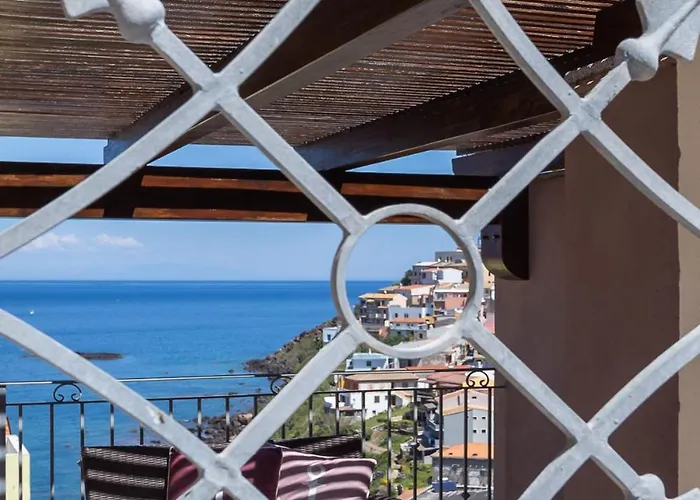 Domus De Iris Tra Mare E Storia Кастельсардо