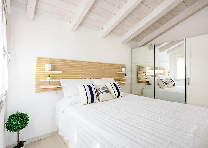 Domus De Iris Tra Mare E Storia Апартаменты *