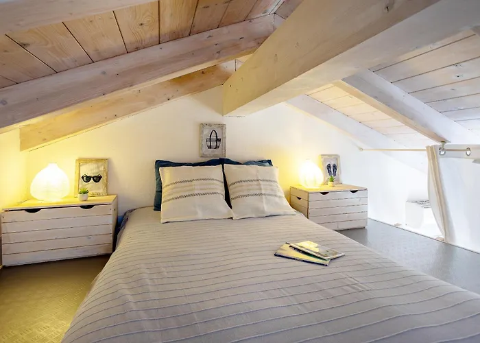 Domus De Iris Tra Mare E Storia Апартаменты